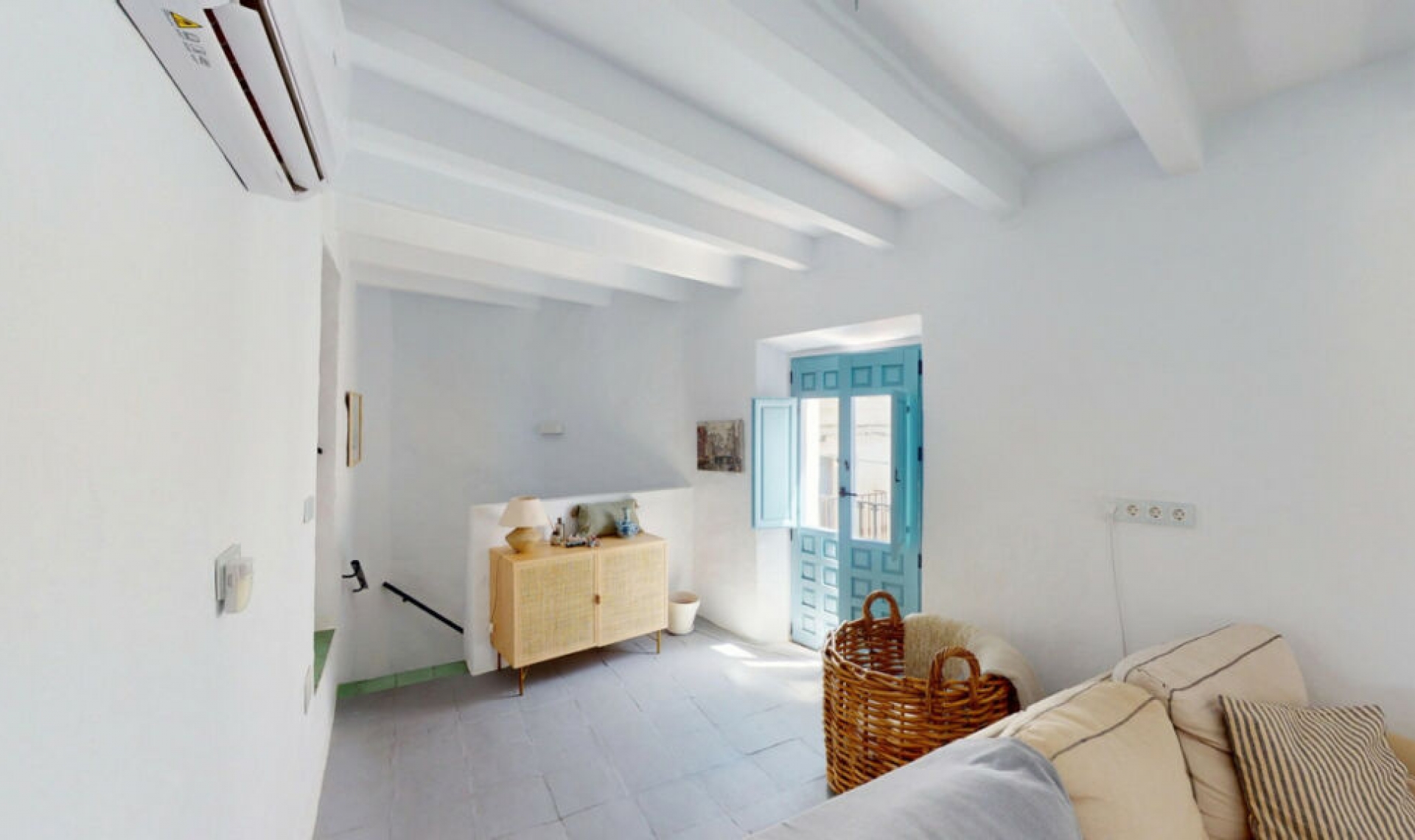 Resale - House -
Sedella