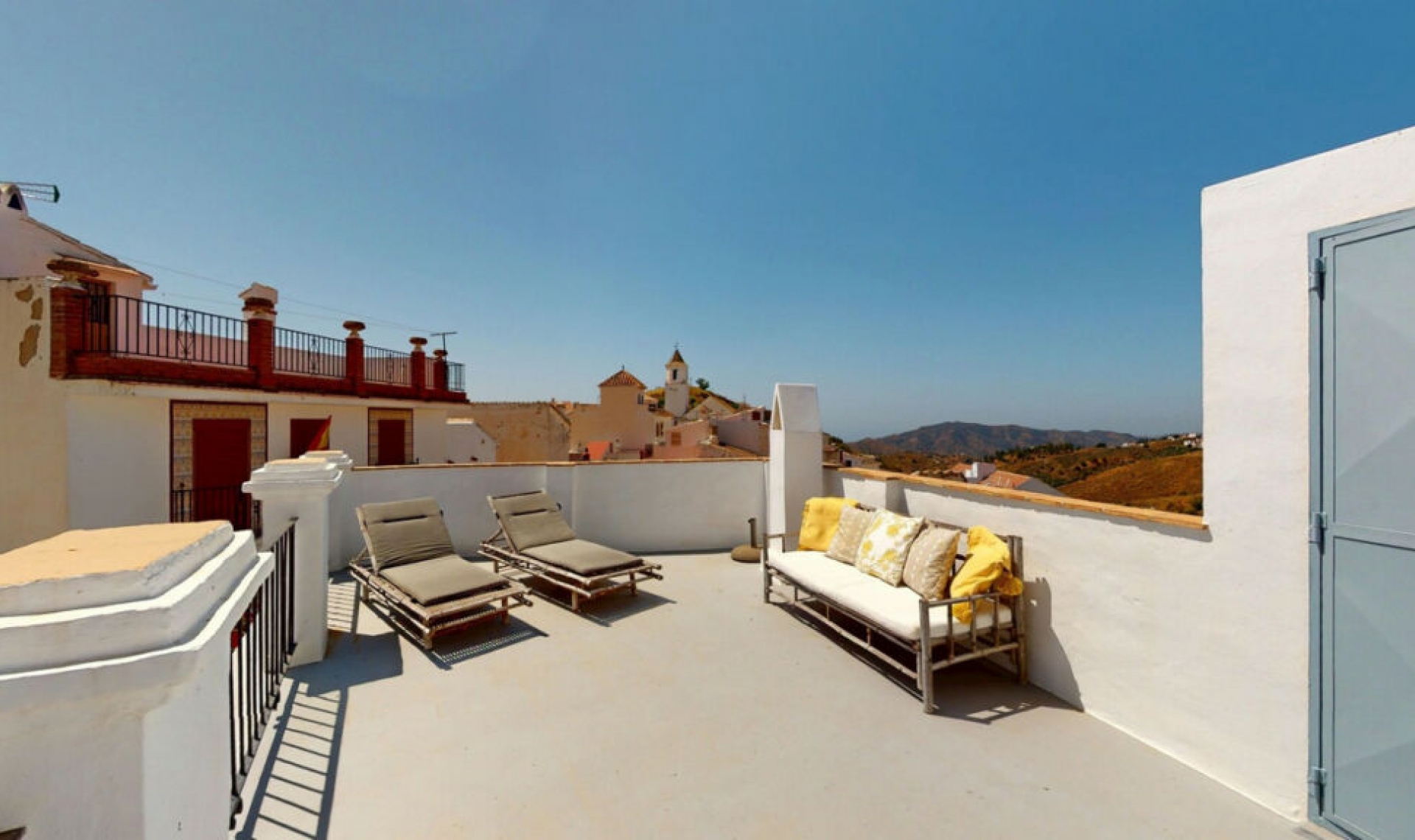 Resale - House -
Sedella