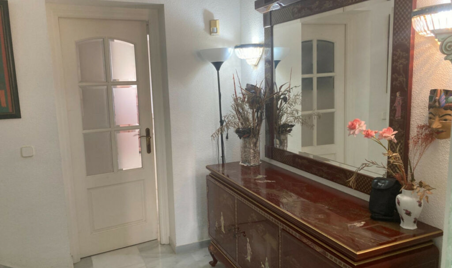 Resale - House -
Selwo