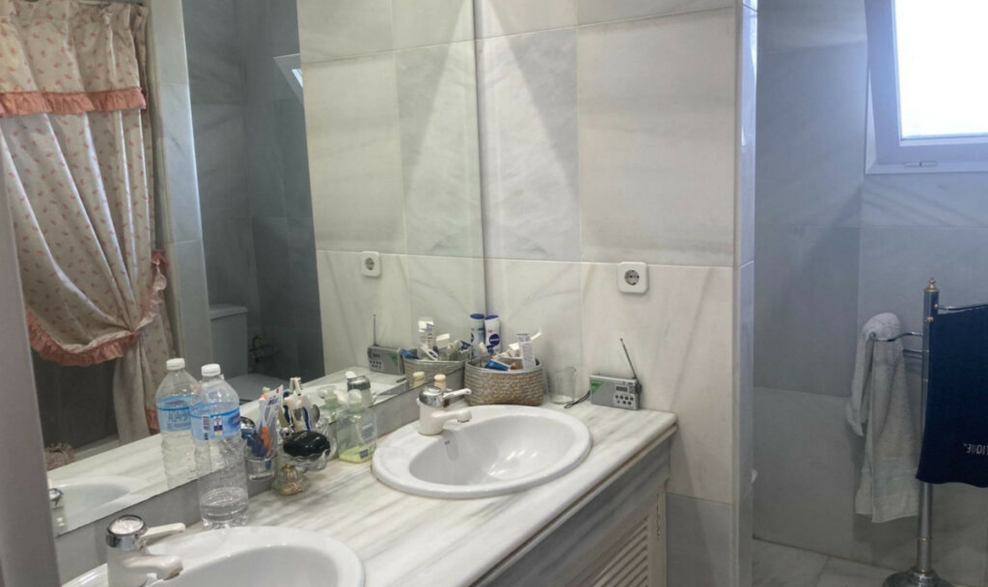 Resale - House -
Selwo