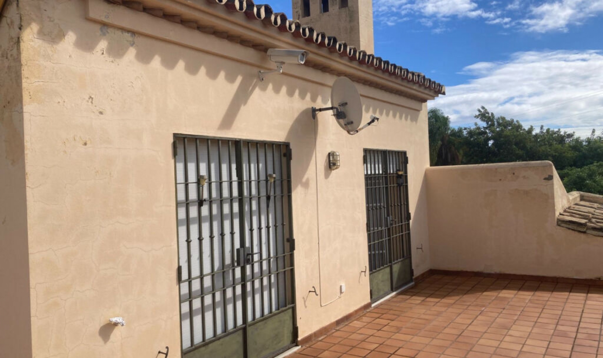 Resale - House -
Selwo