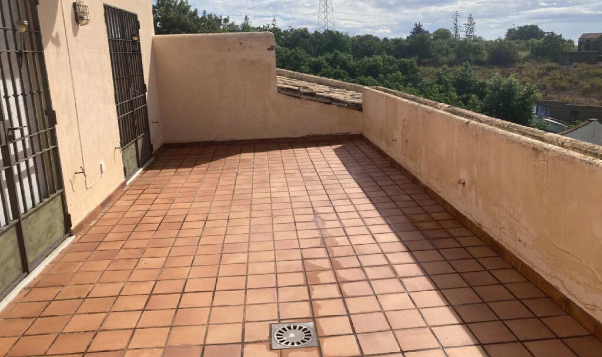 Resale - House -
Selwo