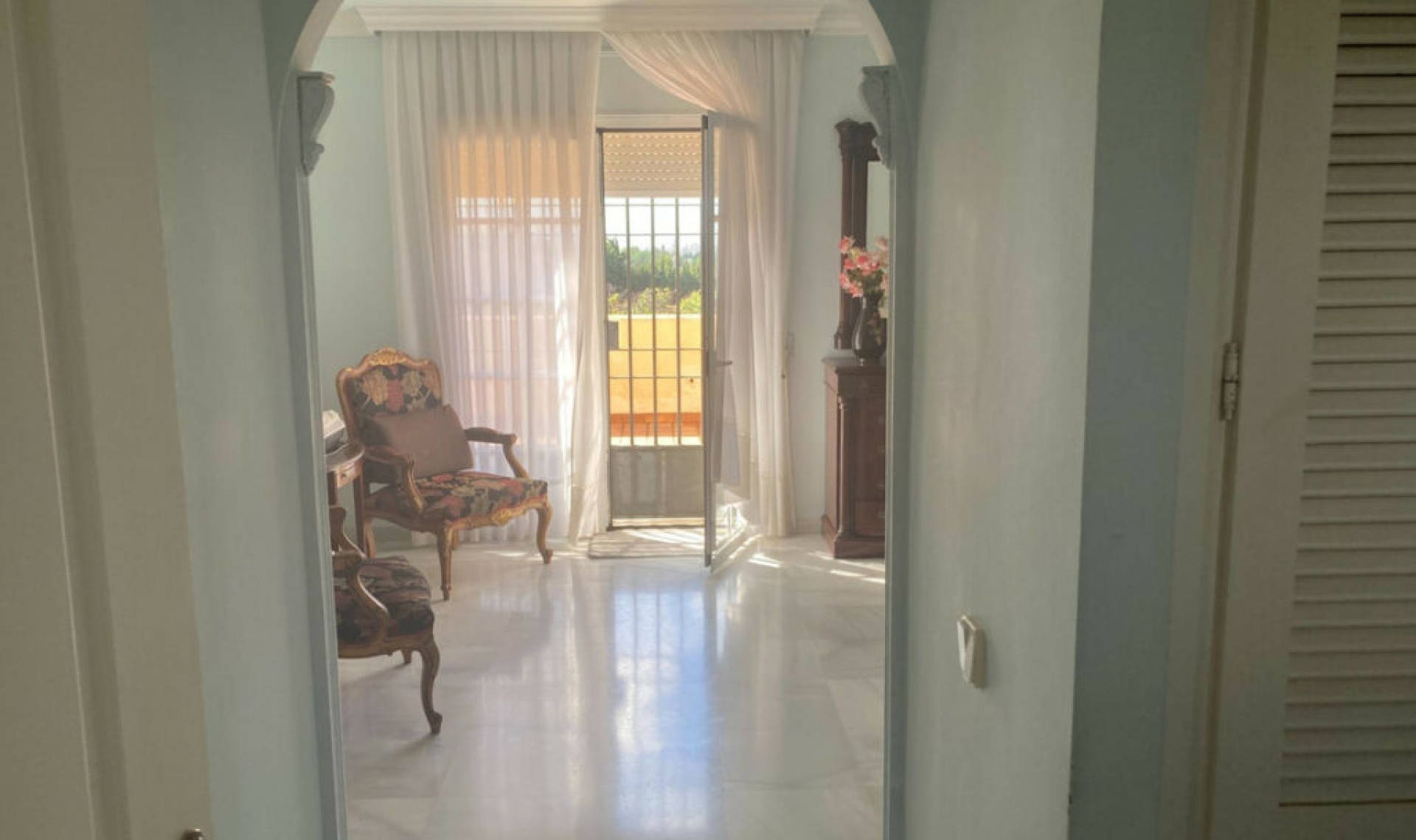 Resale - House -
Selwo