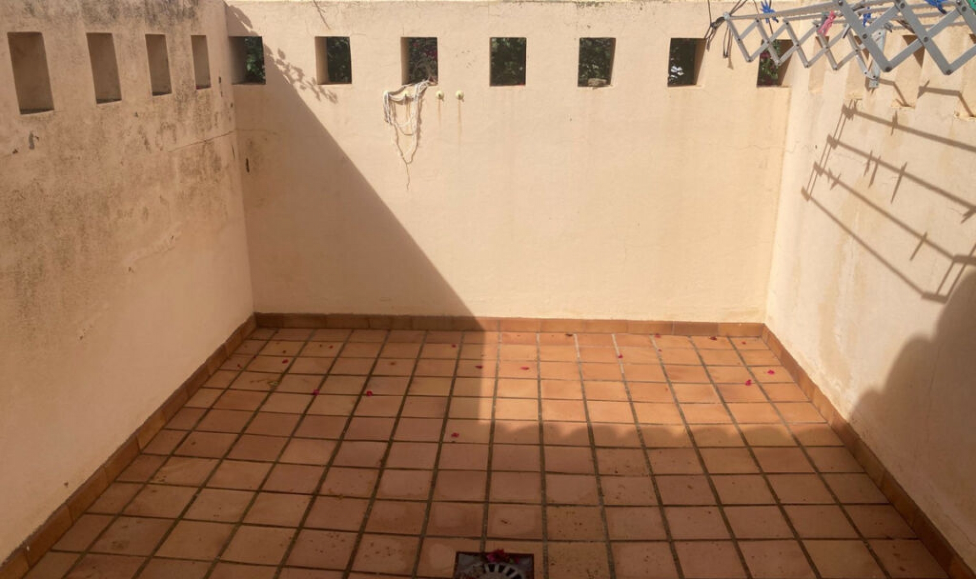 Resale - House -
Selwo