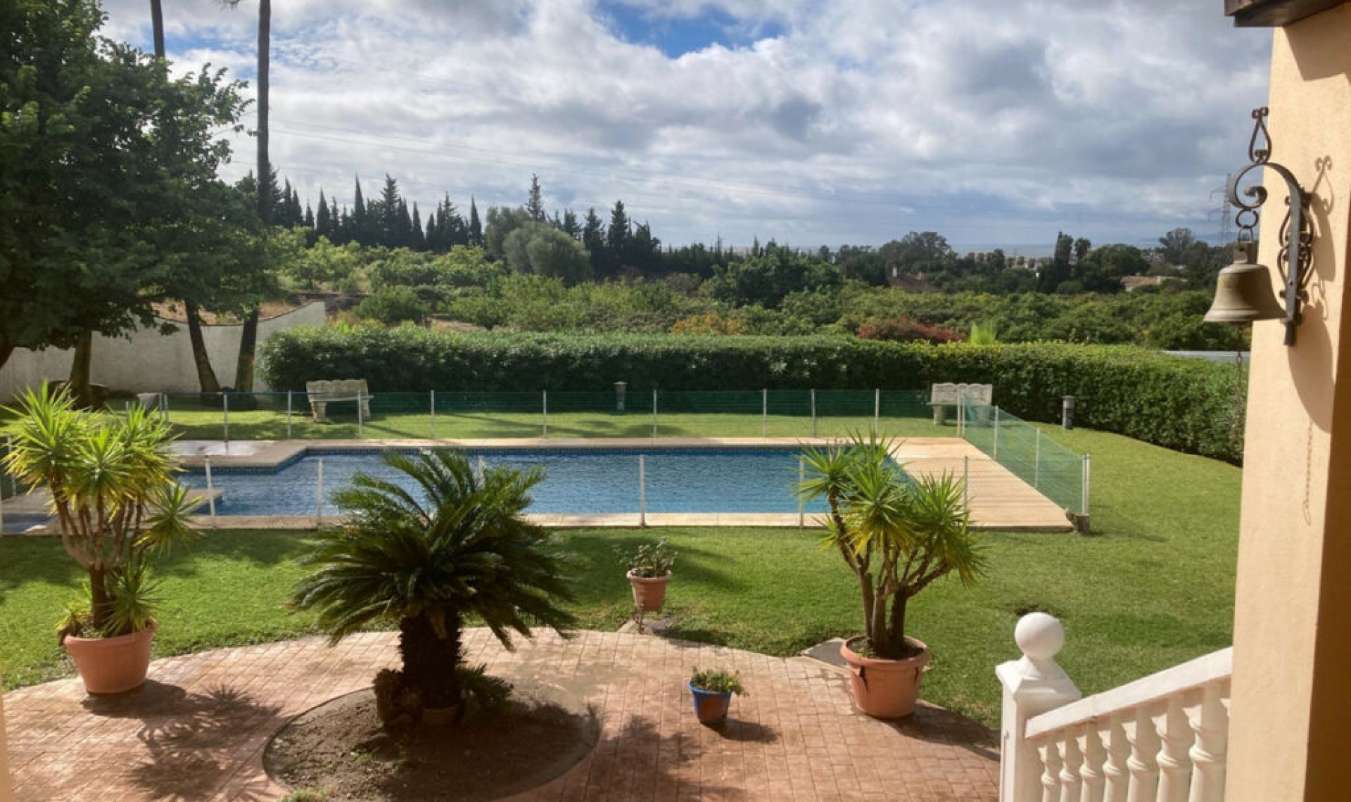 Resale - House -
Selwo