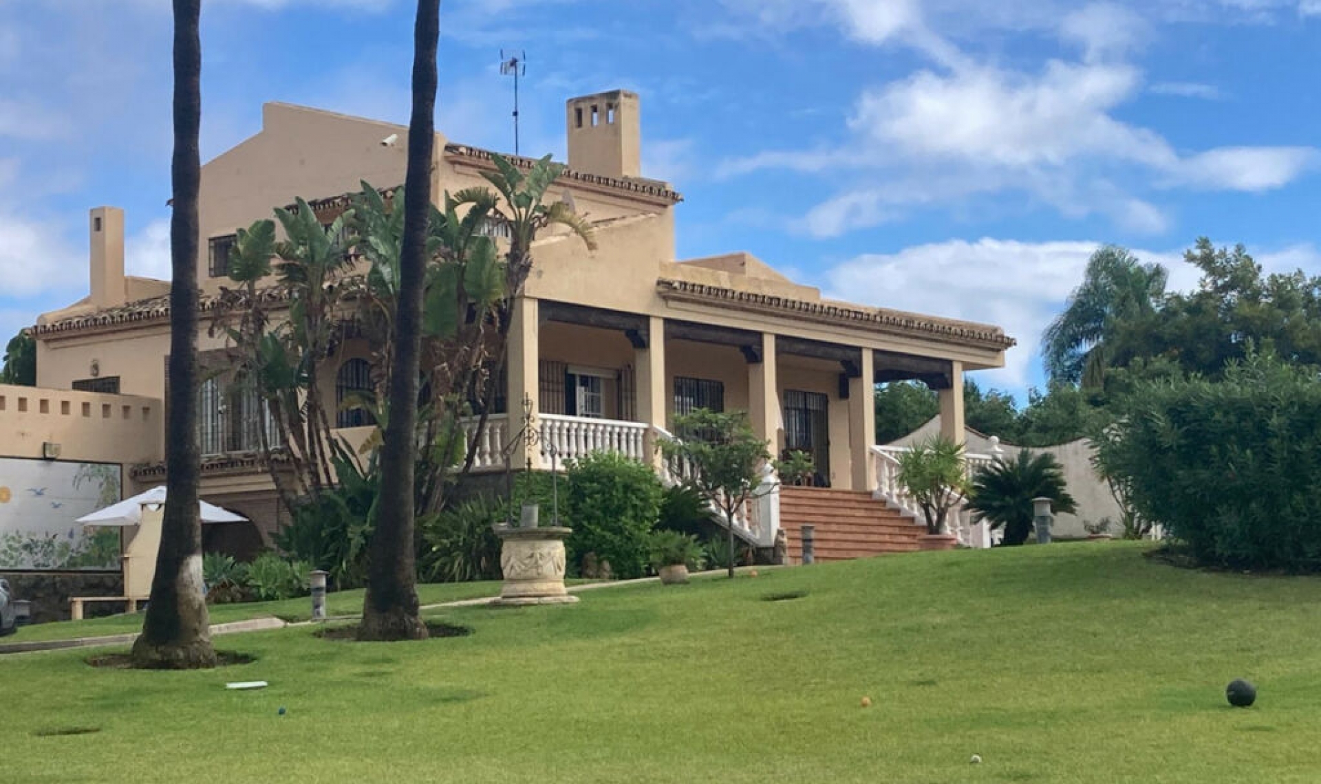 Resale - House -
Selwo