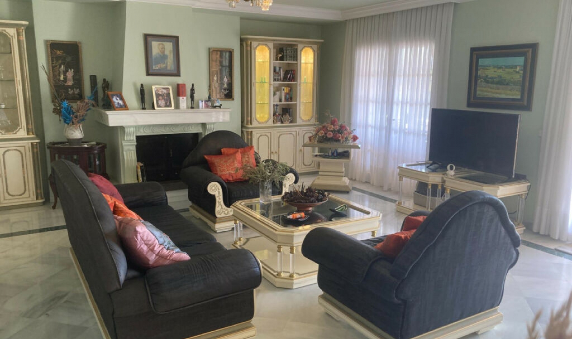 Resale - House -
Selwo