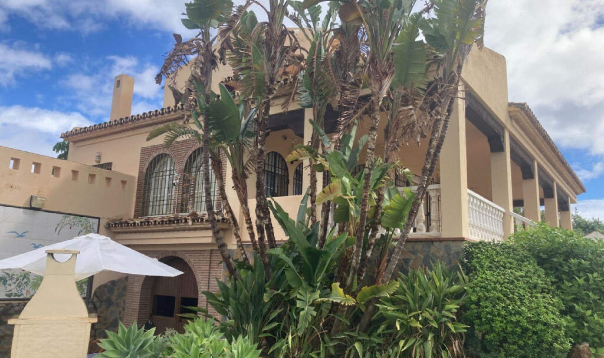 Resale - House -
Selwo