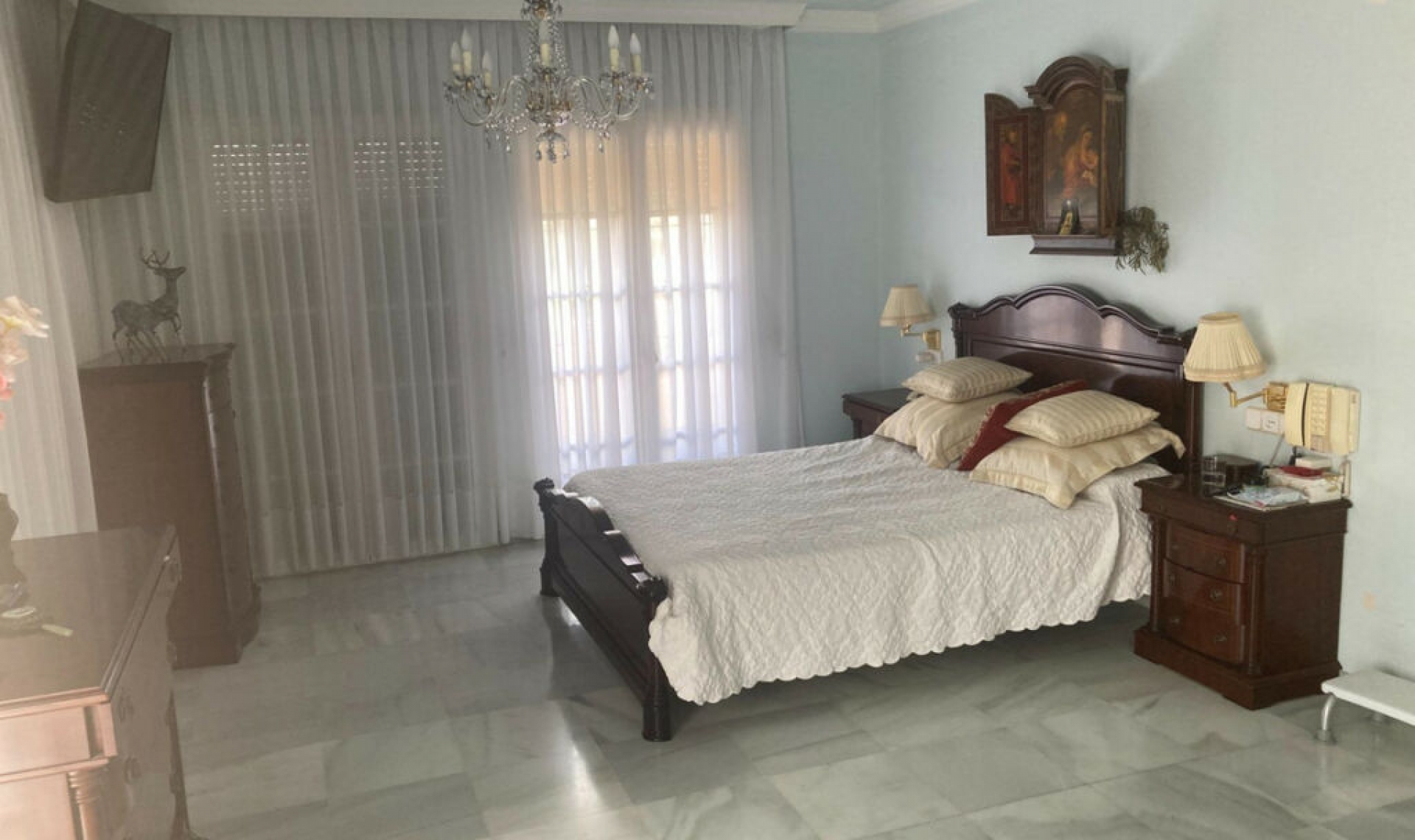 Resale - House -
Selwo