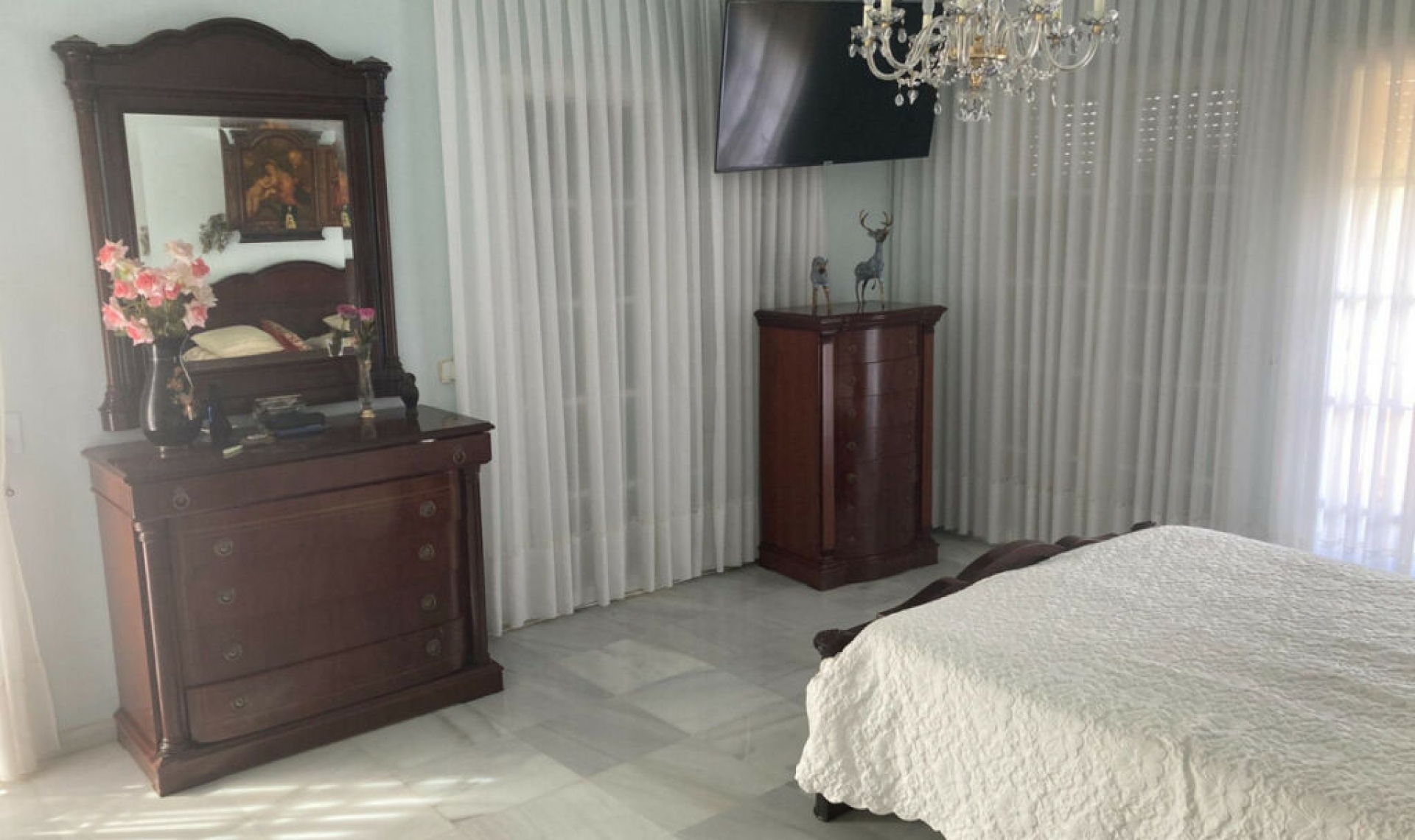 Resale - House -
Selwo