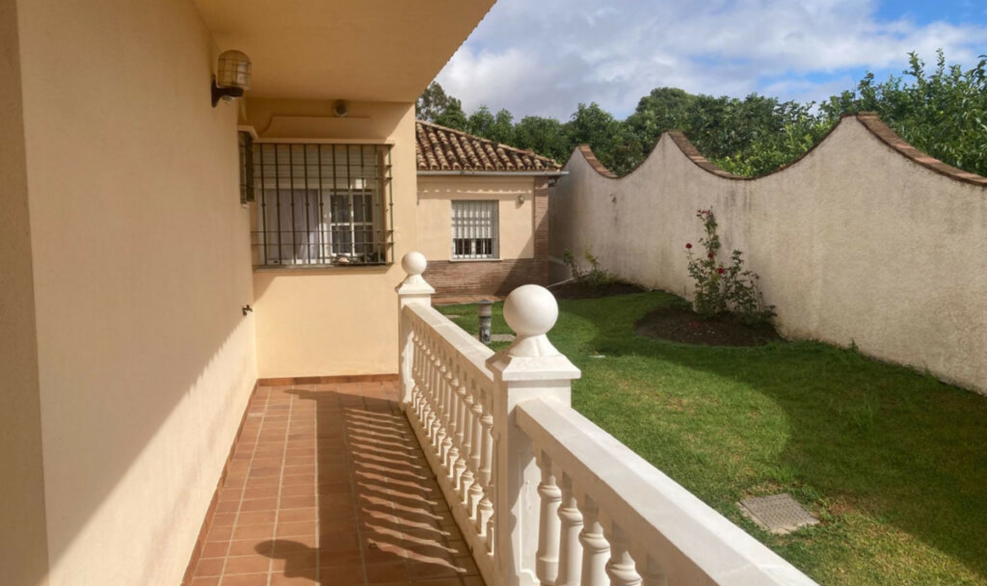 Resale - House -
Selwo