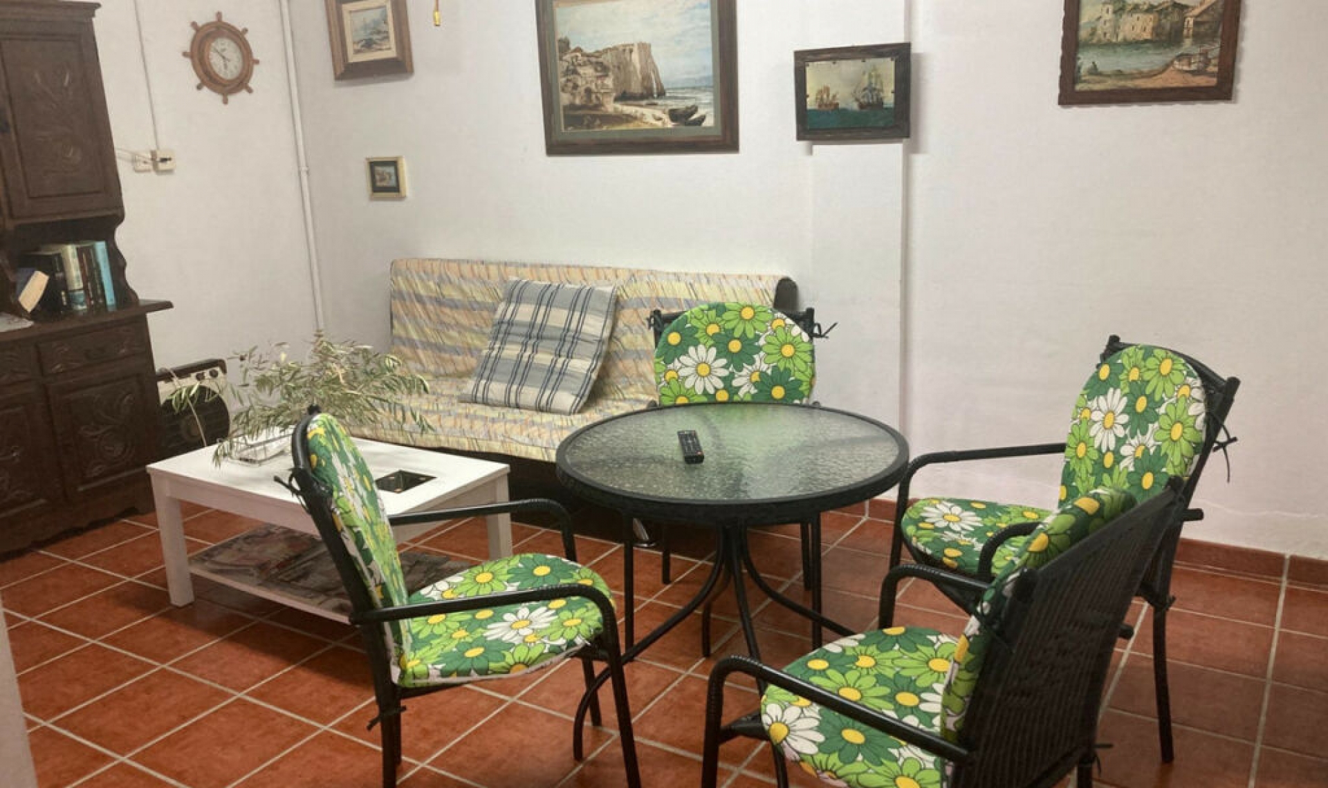 Resale - House -
Selwo