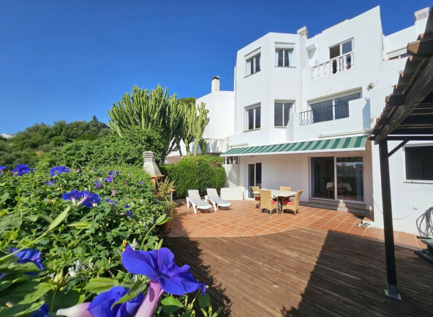 Resale - House -
Selwo