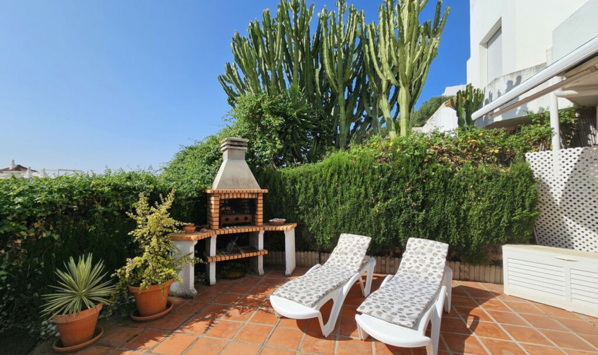 Resale - House -
Selwo