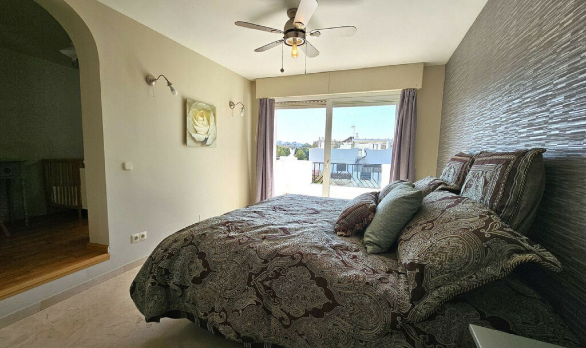 Resale - House -
Selwo