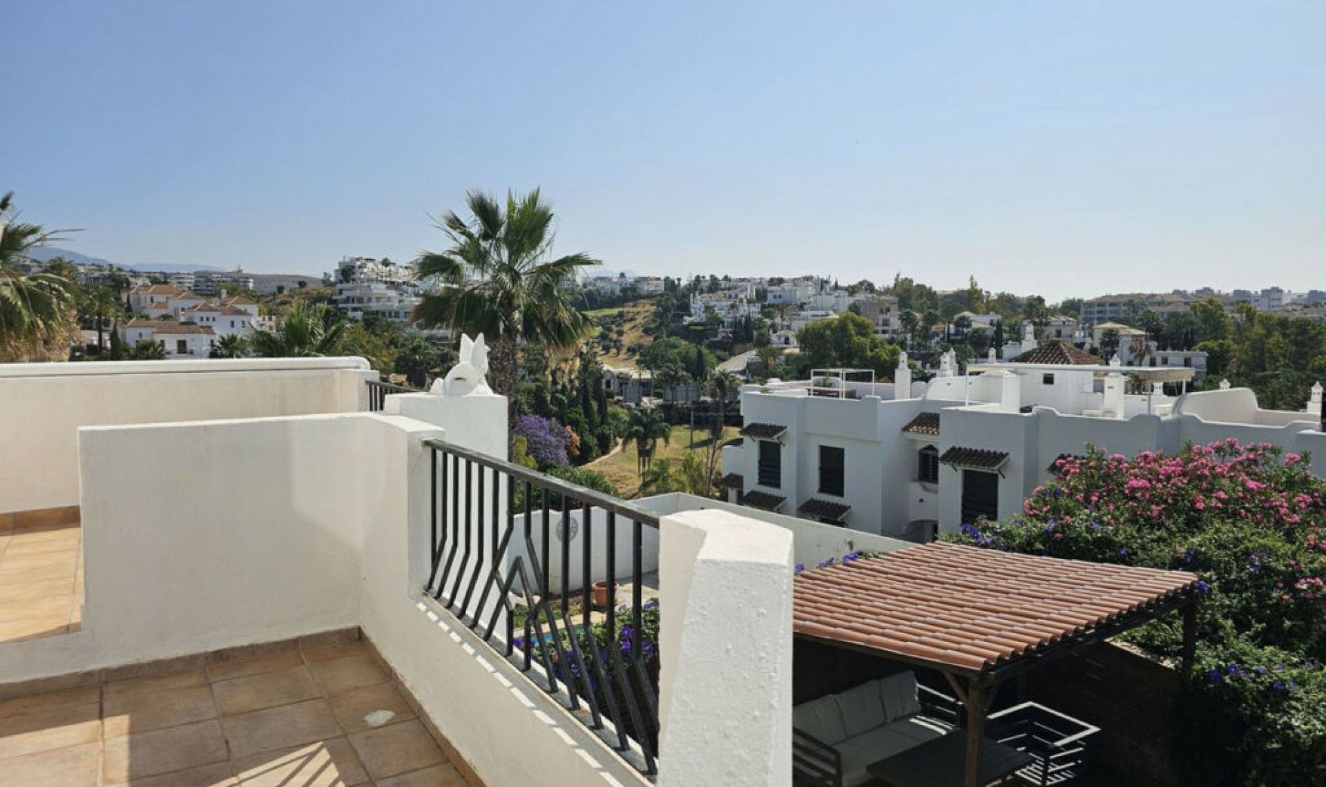 Resale - House -
Selwo