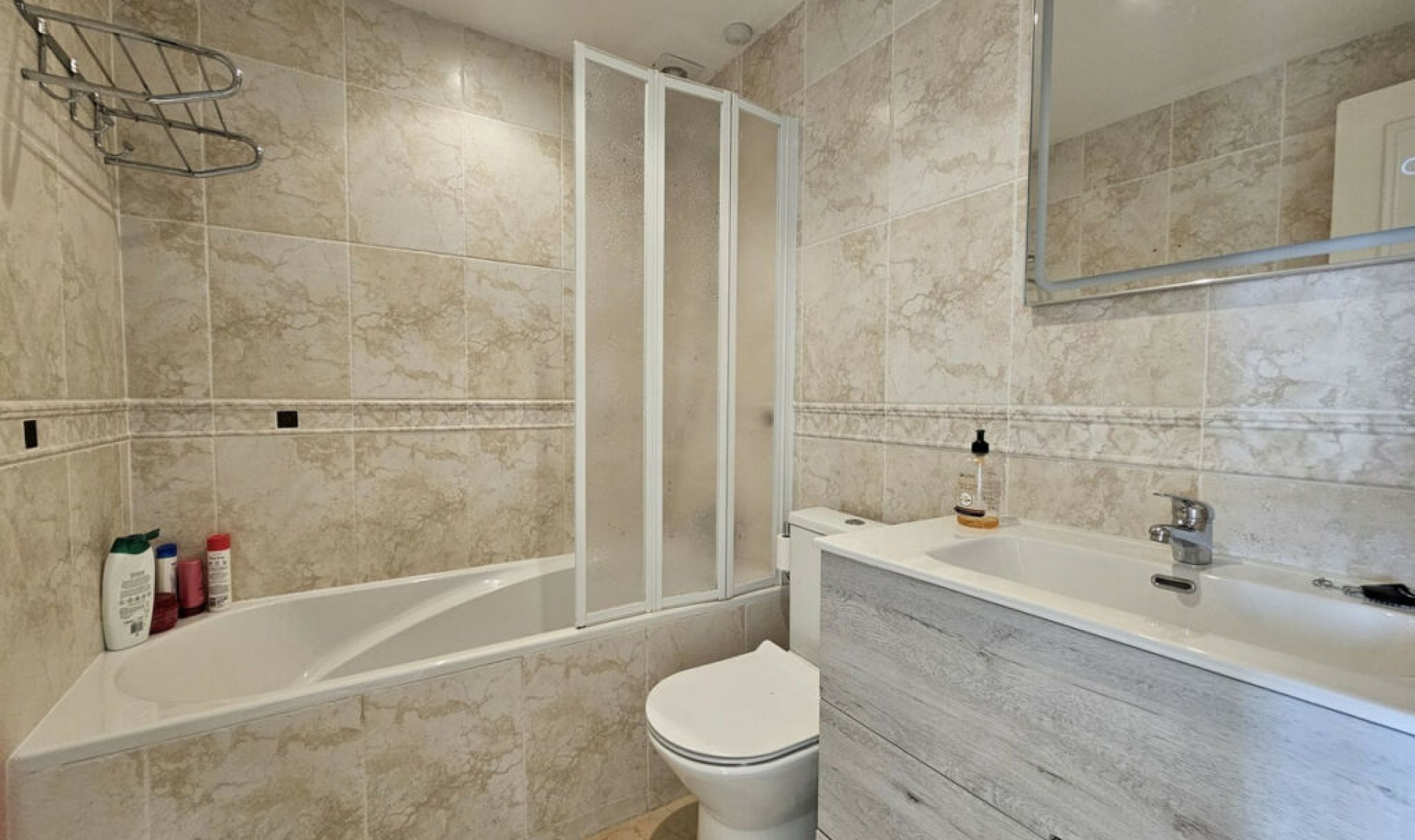 Resale - House -
Selwo