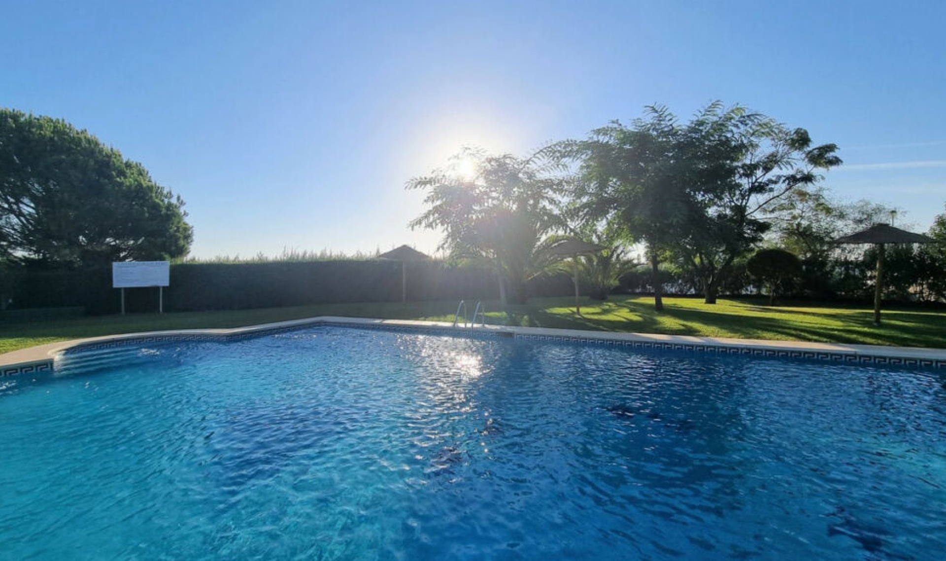 Resale - House -
Selwo