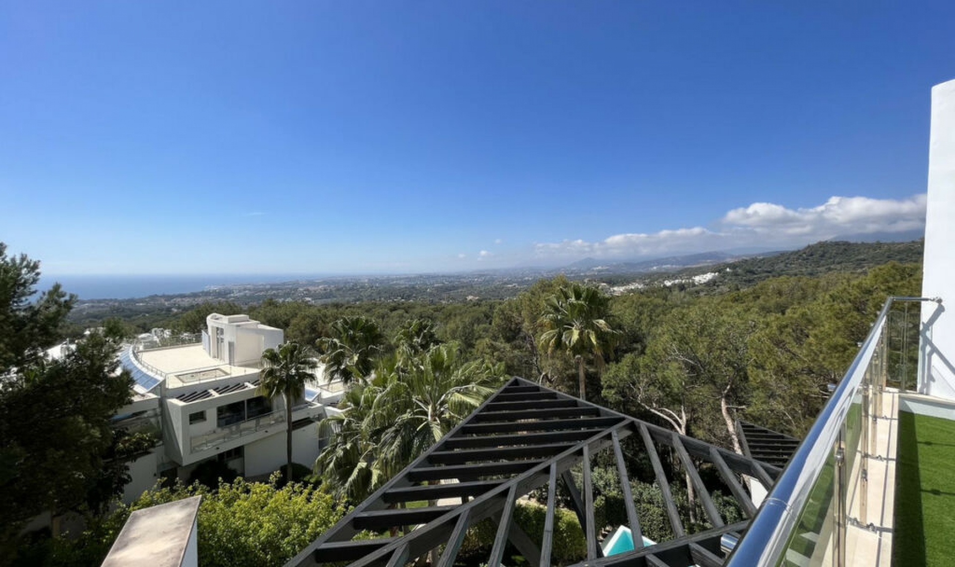 Resale - House -
Sierra Blanca