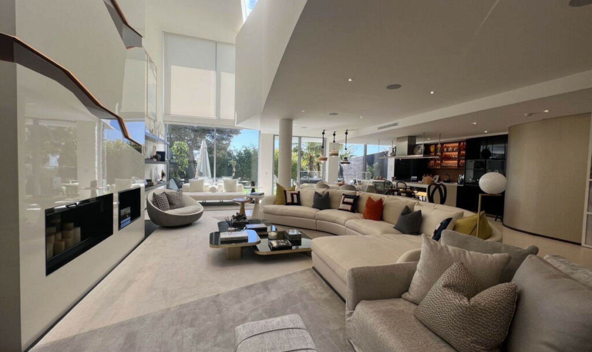 Resale - House -
Sierra Blanca