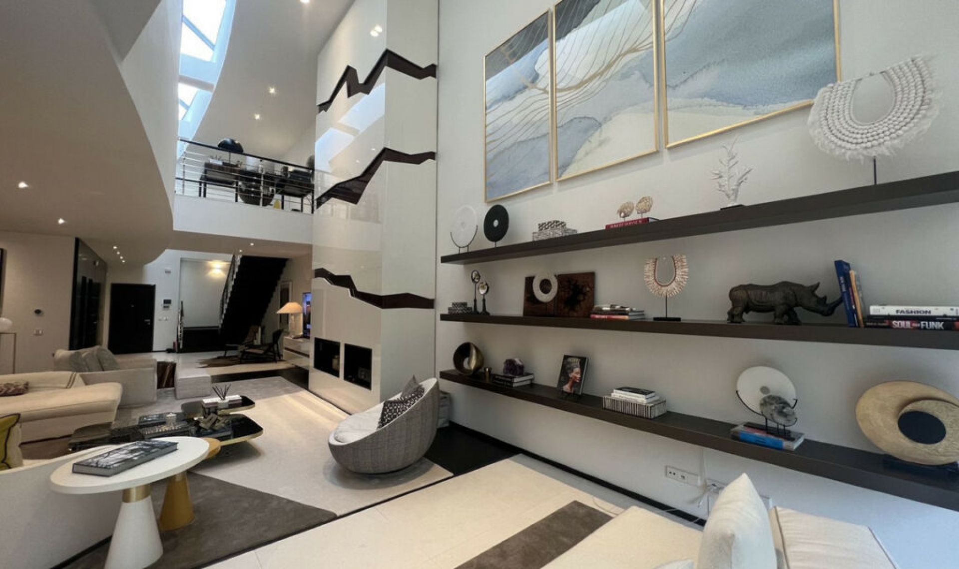 Resale - House -
Sierra Blanca