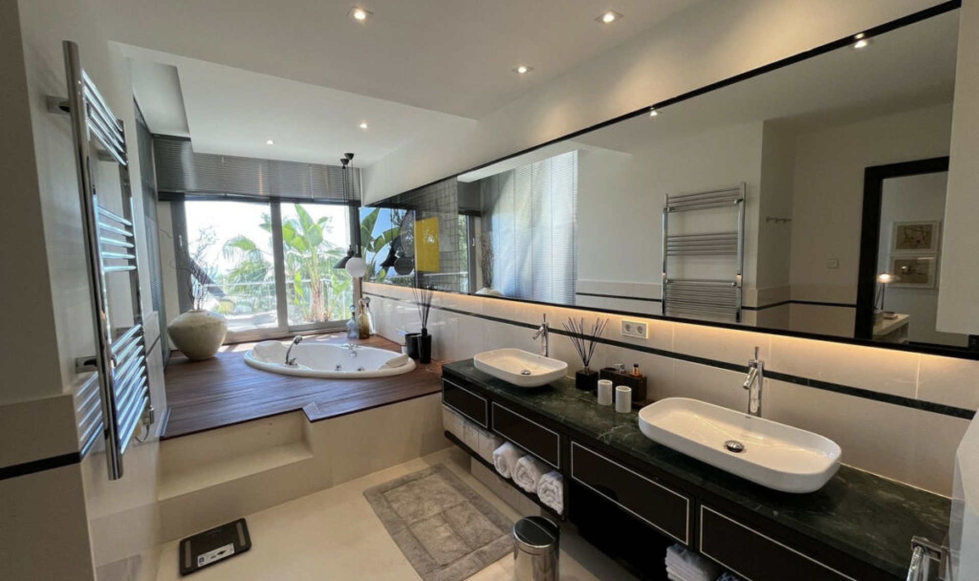 Resale - House -
Sierra Blanca