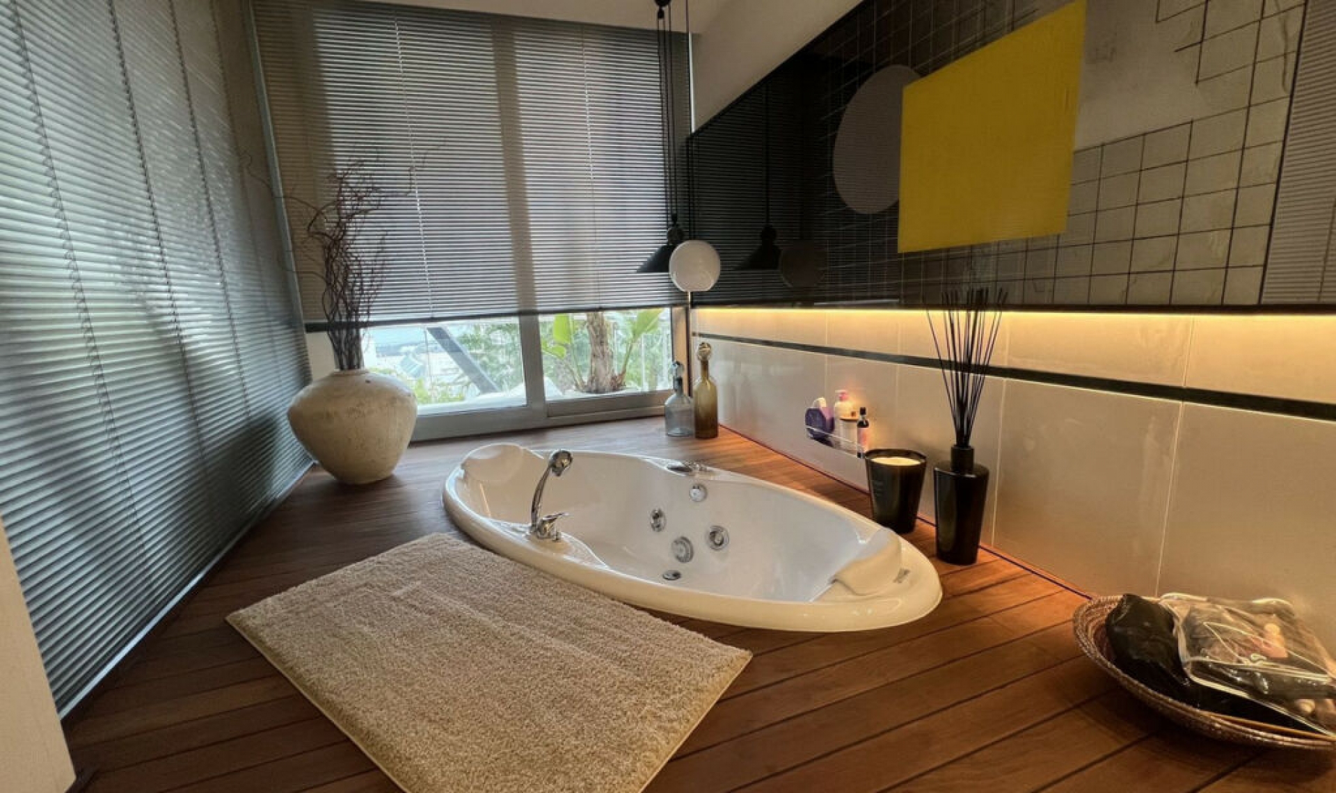Resale - House -
Sierra Blanca