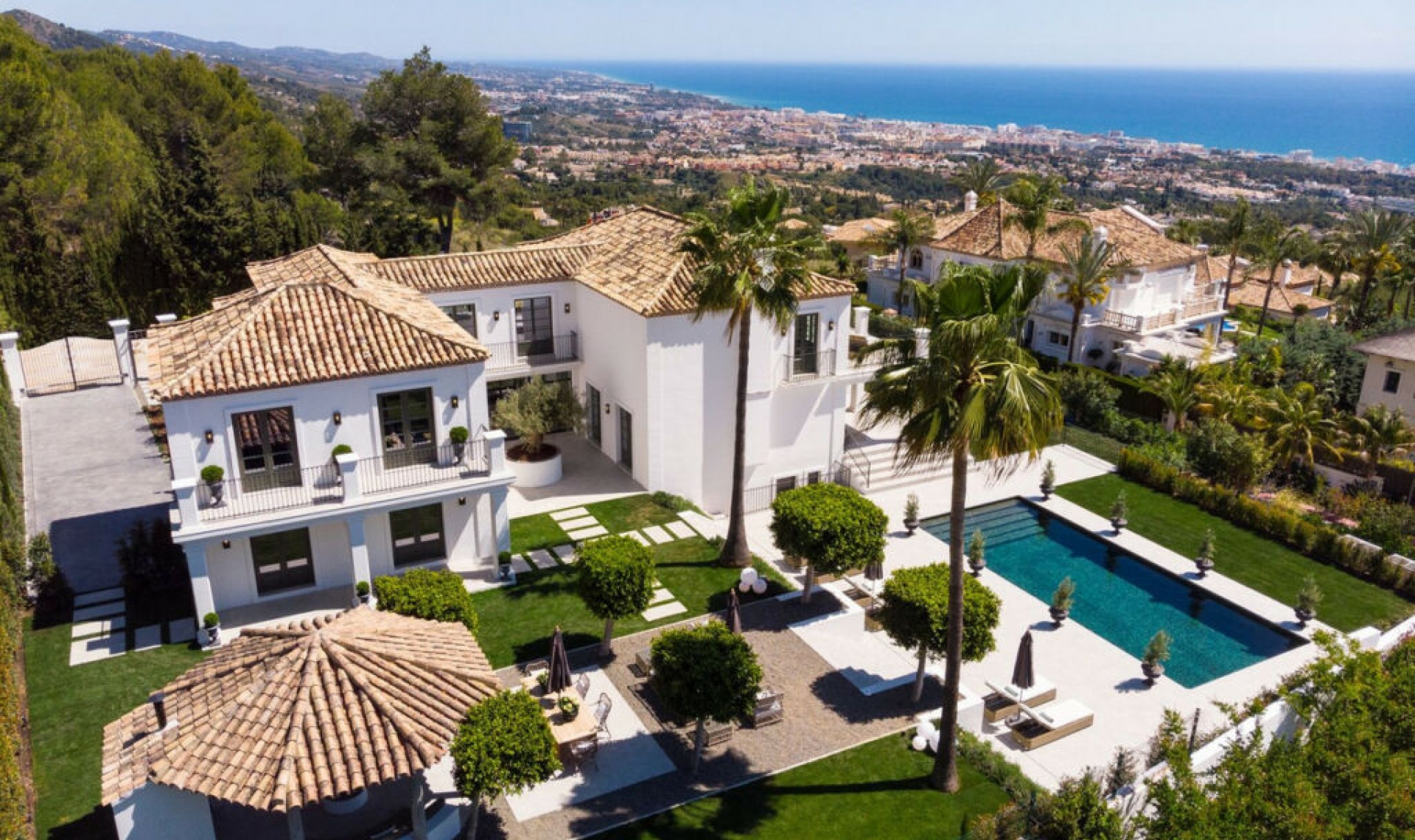 Resale - House -
Sierra Blanca