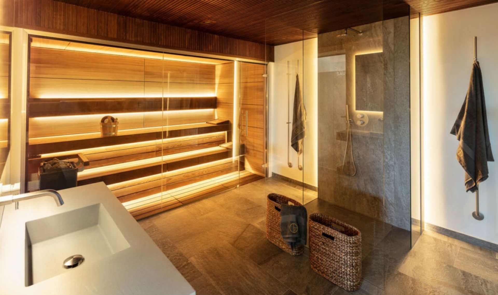 Resale - House -
Sierra Blanca