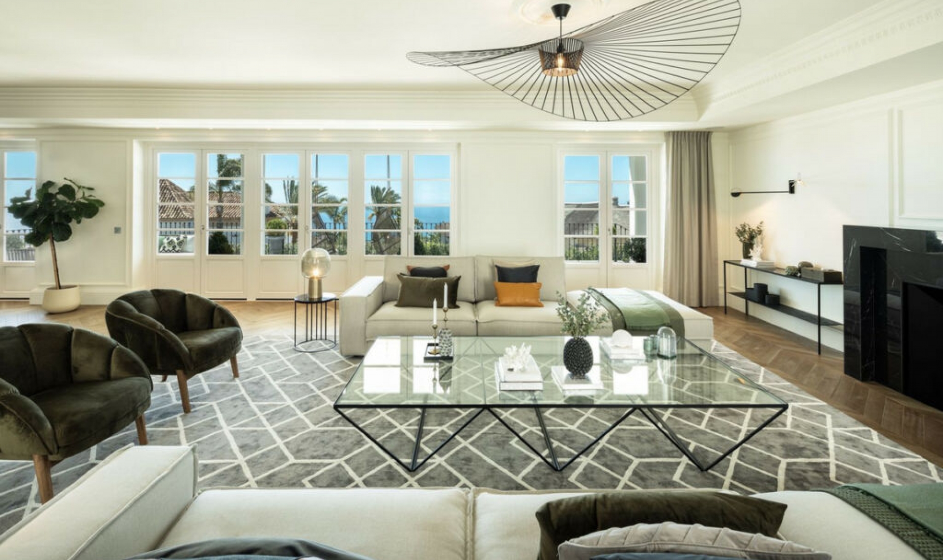 Resale - House -
Sierra Blanca