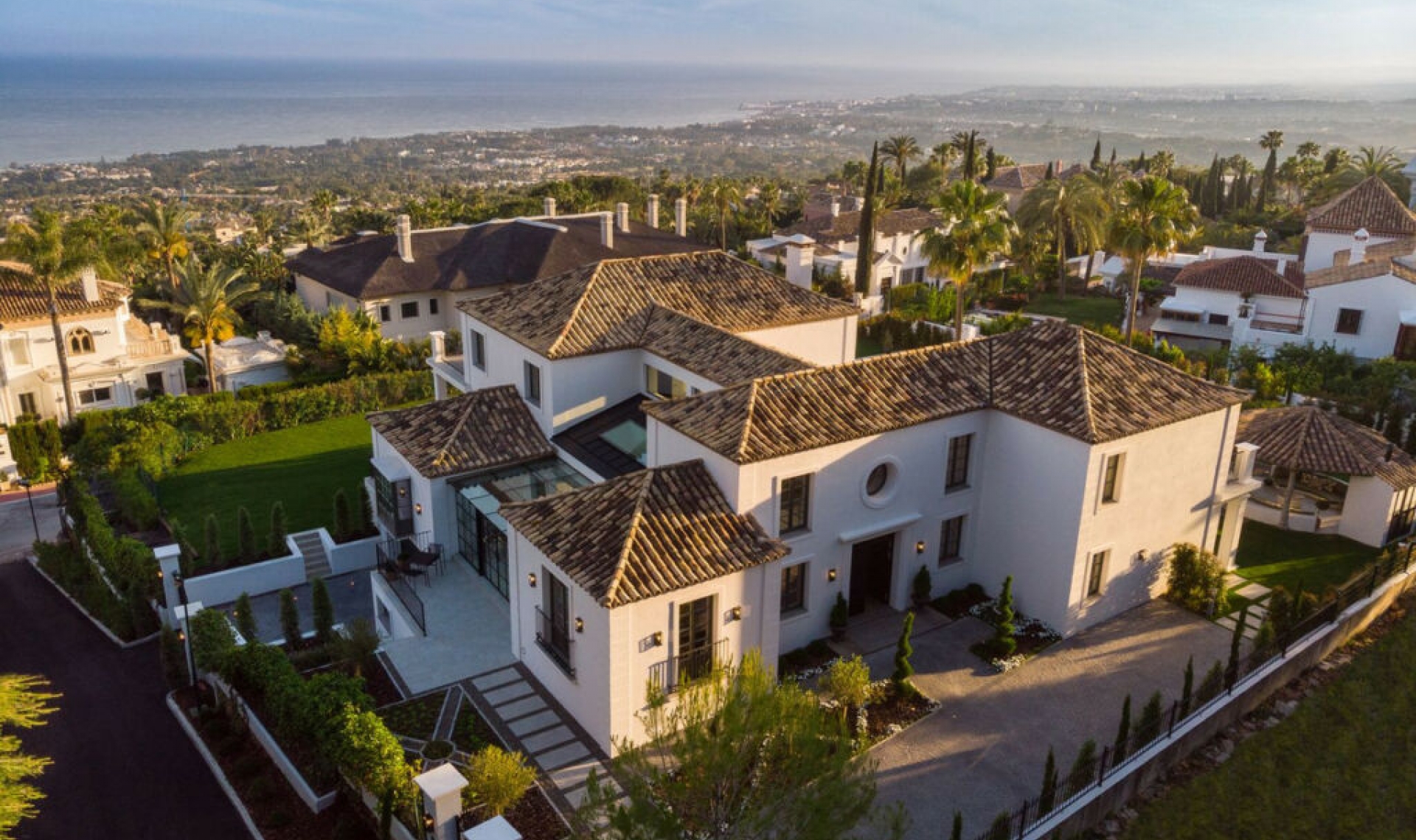 Resale - House -
Sierra Blanca