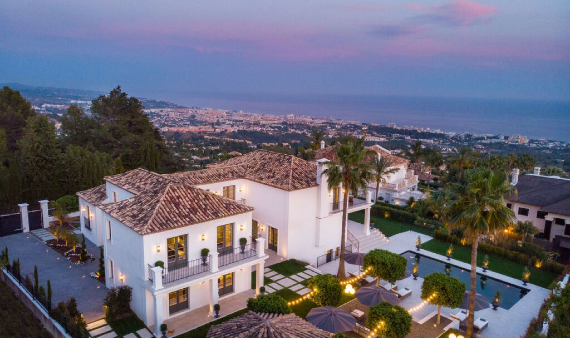 Resale - House -
Sierra Blanca