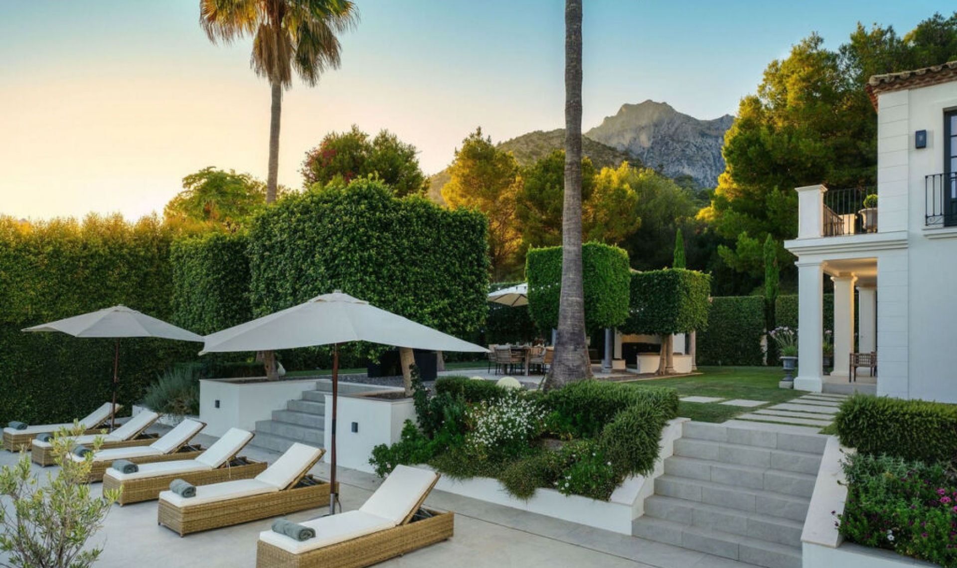 Resale - House -
Sierra Blanca