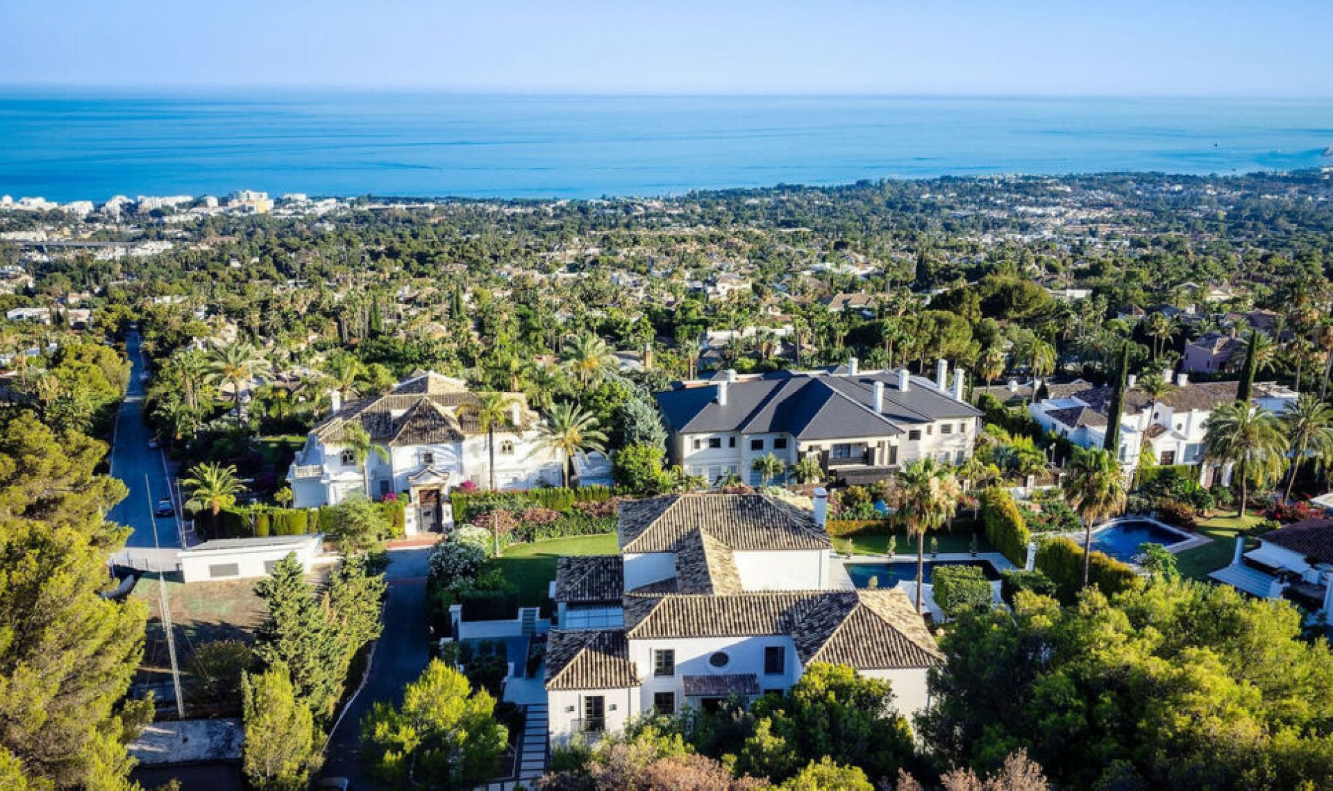 Resale - House -
Sierra Blanca