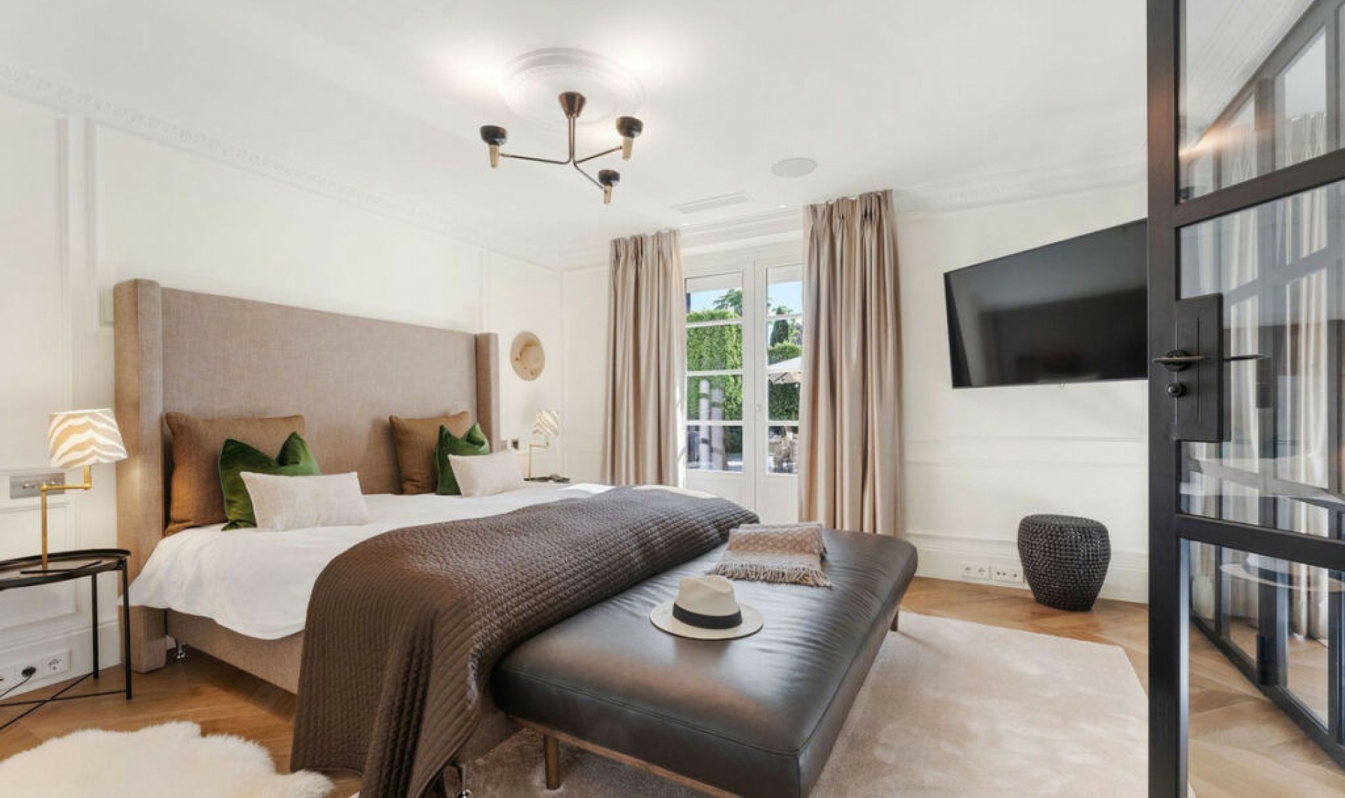 Resale - House -
Sierra Blanca