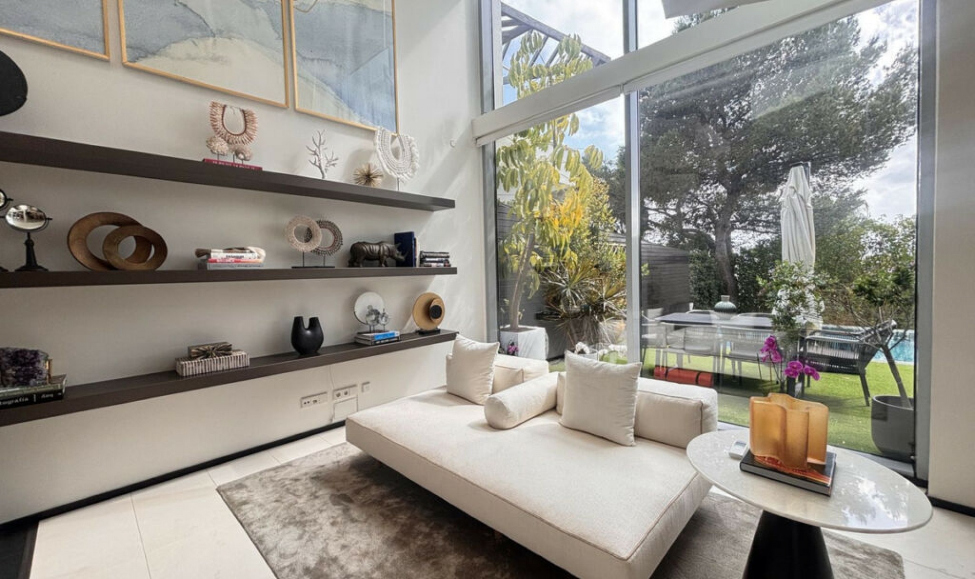 Resale - House -
Sierra Blanca