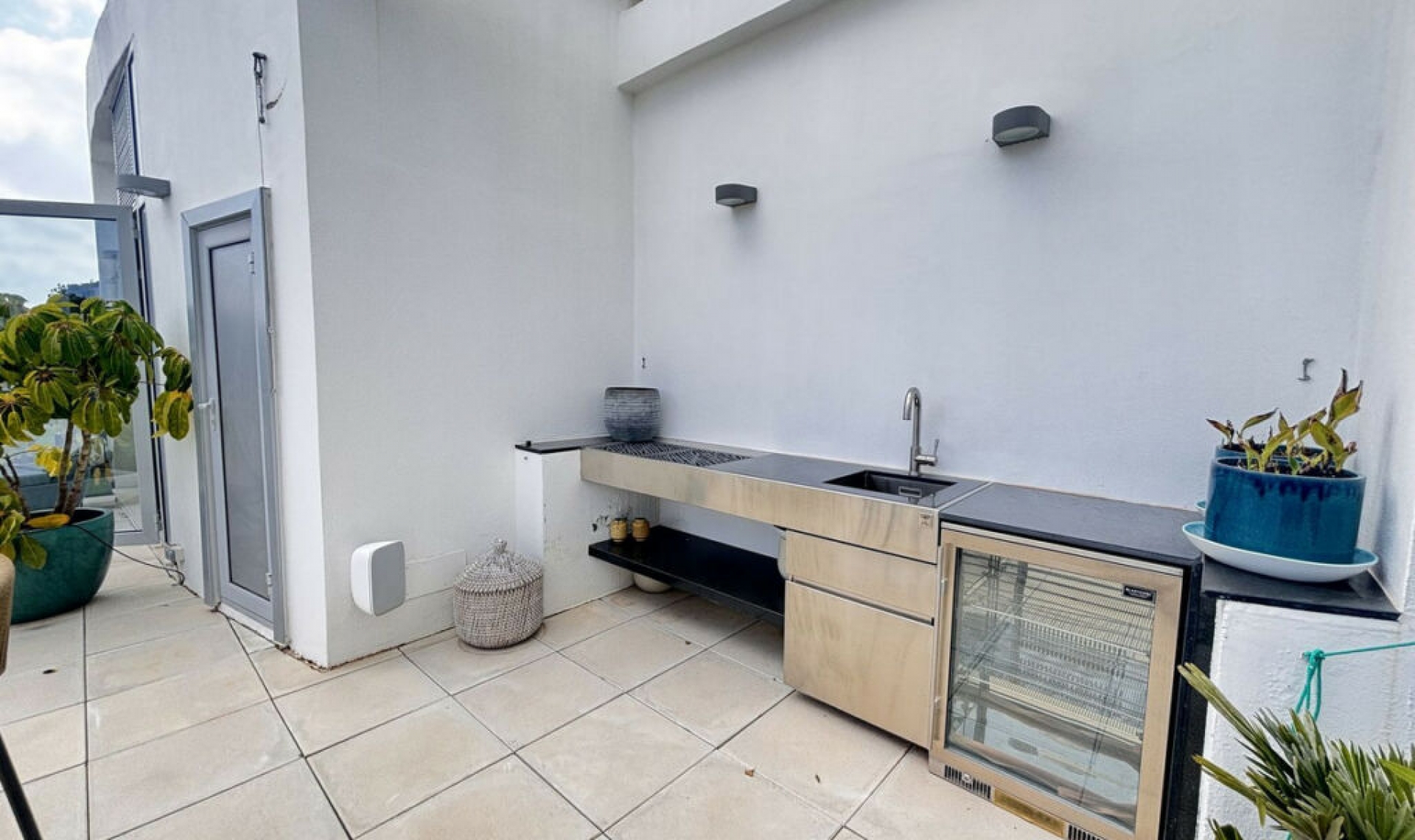 Resale - House -
Sierra Blanca