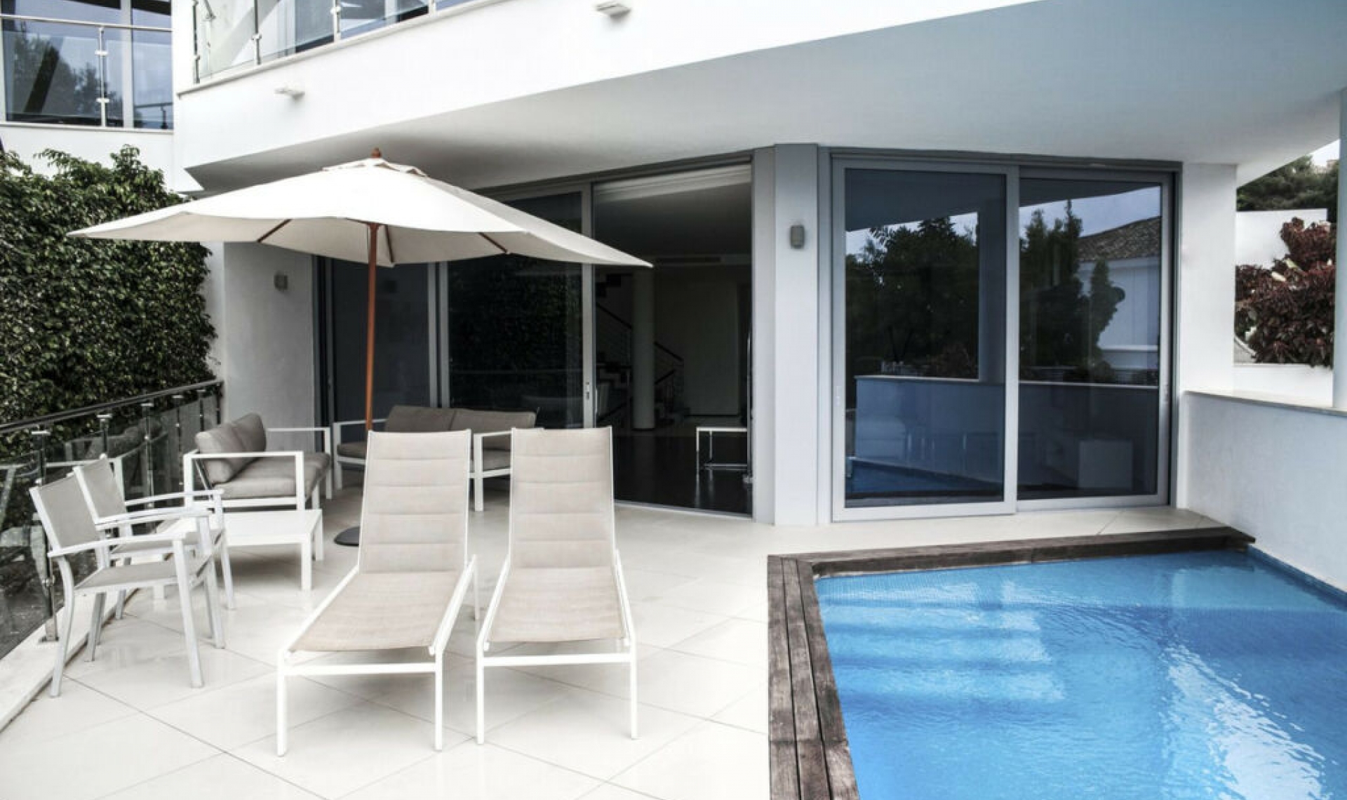 Resale - House -
Sierra Blanca