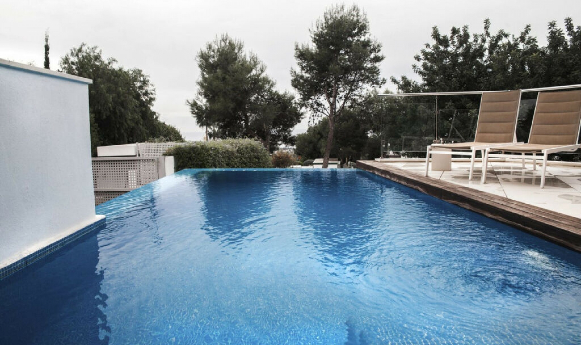 Resale - House -
Sierra Blanca