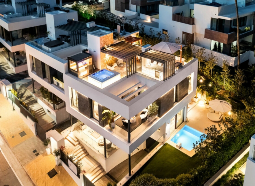 Resale - House -
Sierra Blanca