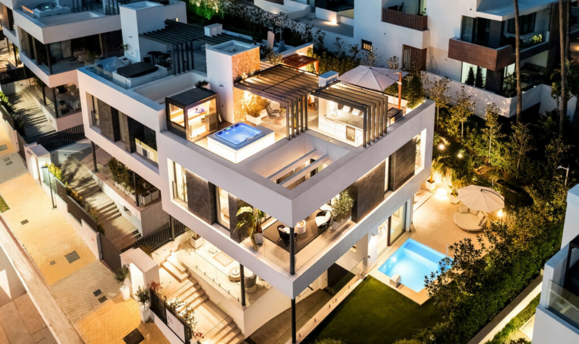 Resale - House -
Sierra Blanca