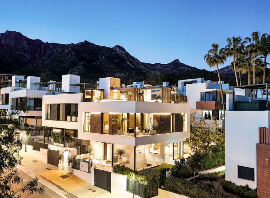 Resale - House -
Sierra Blanca