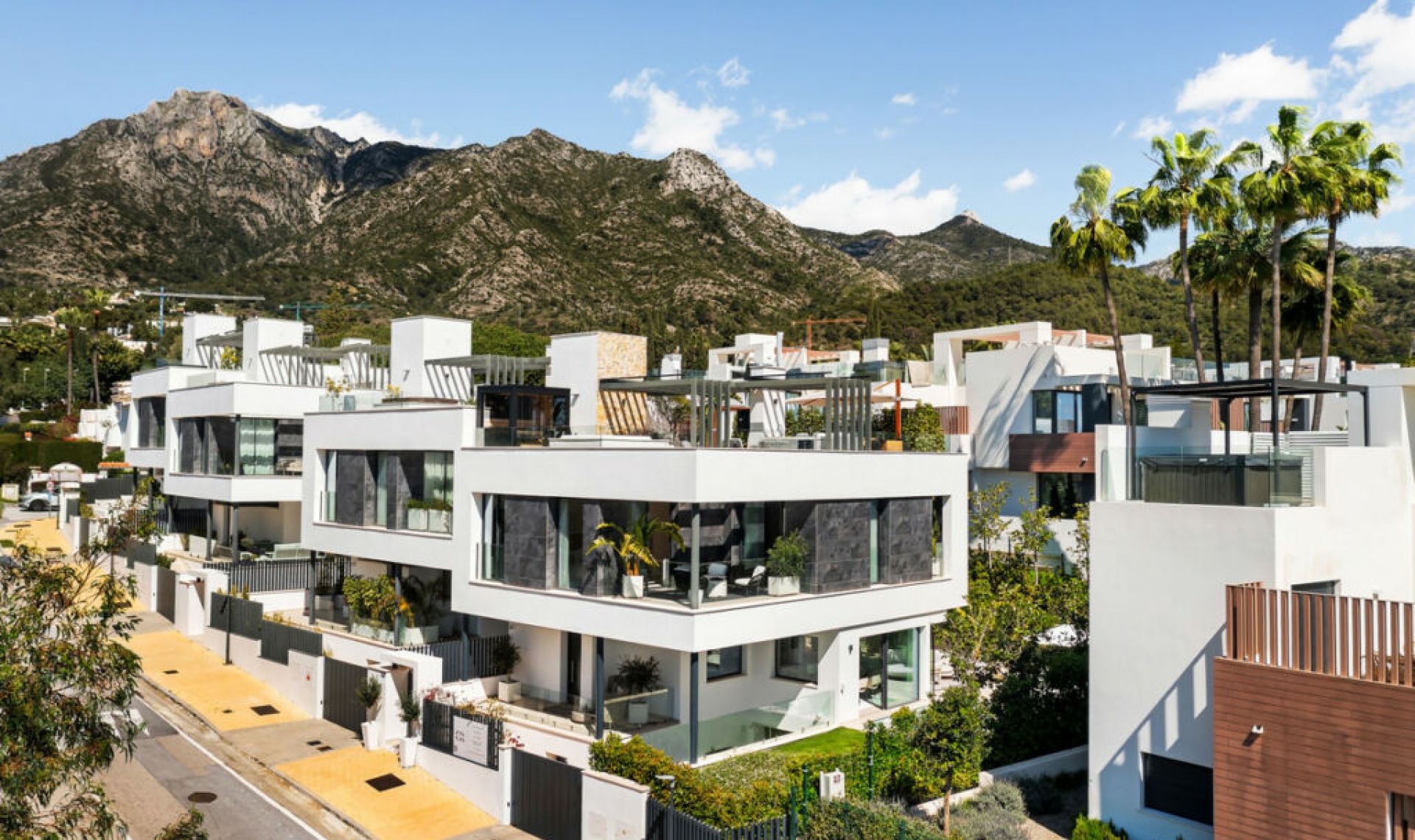 Resale - House -
Sierra Blanca