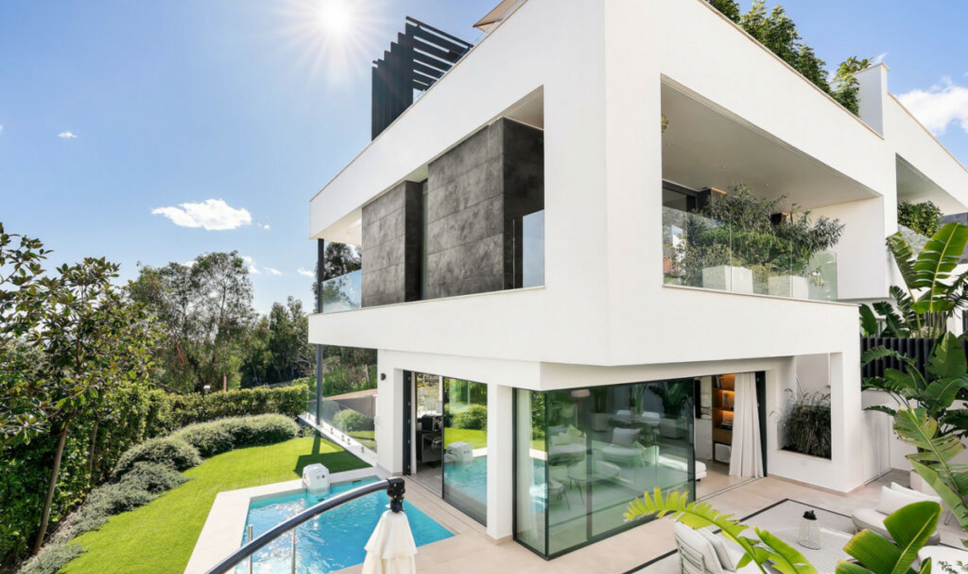 Resale - House -
Sierra Blanca
