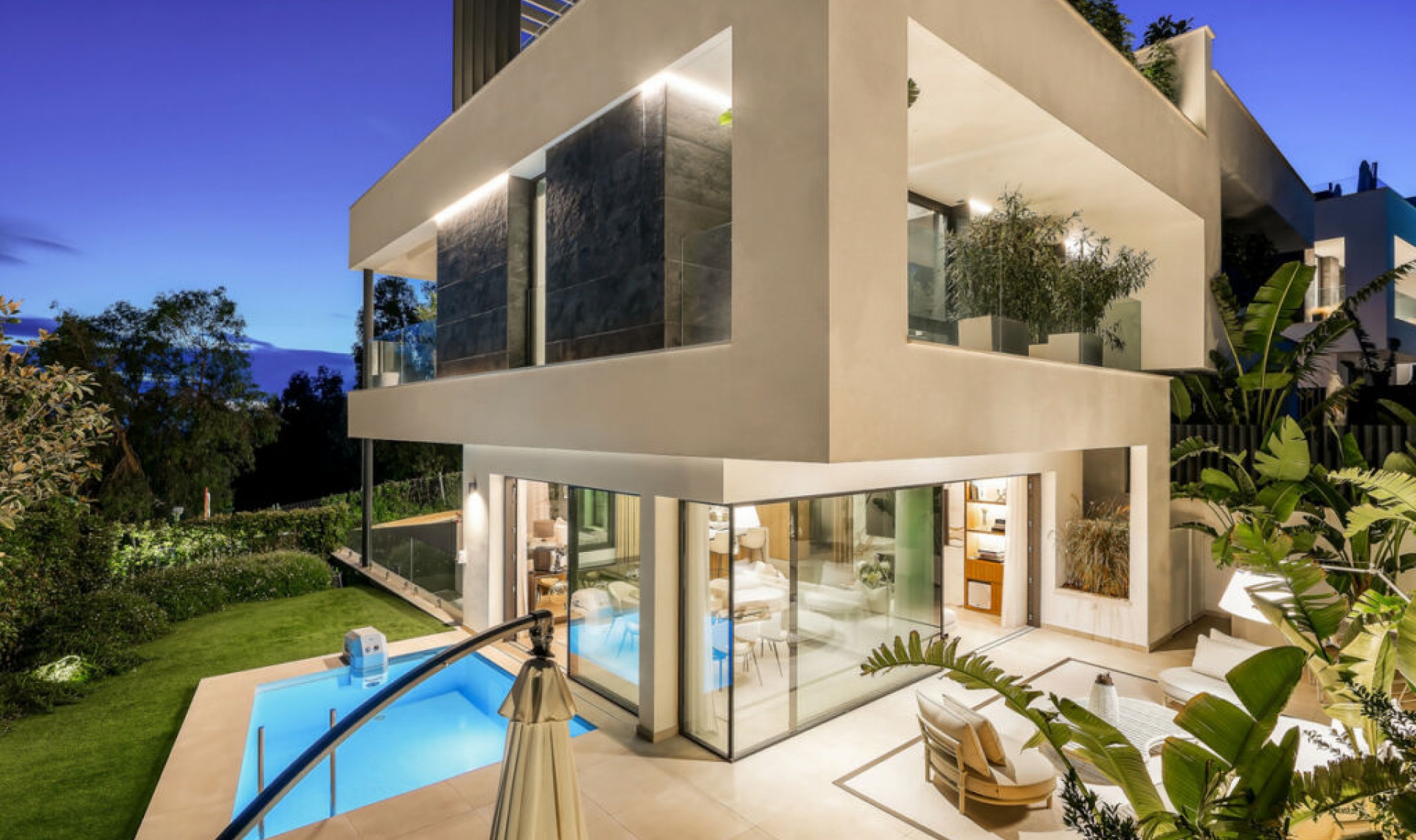 Resale - House -
Sierra Blanca