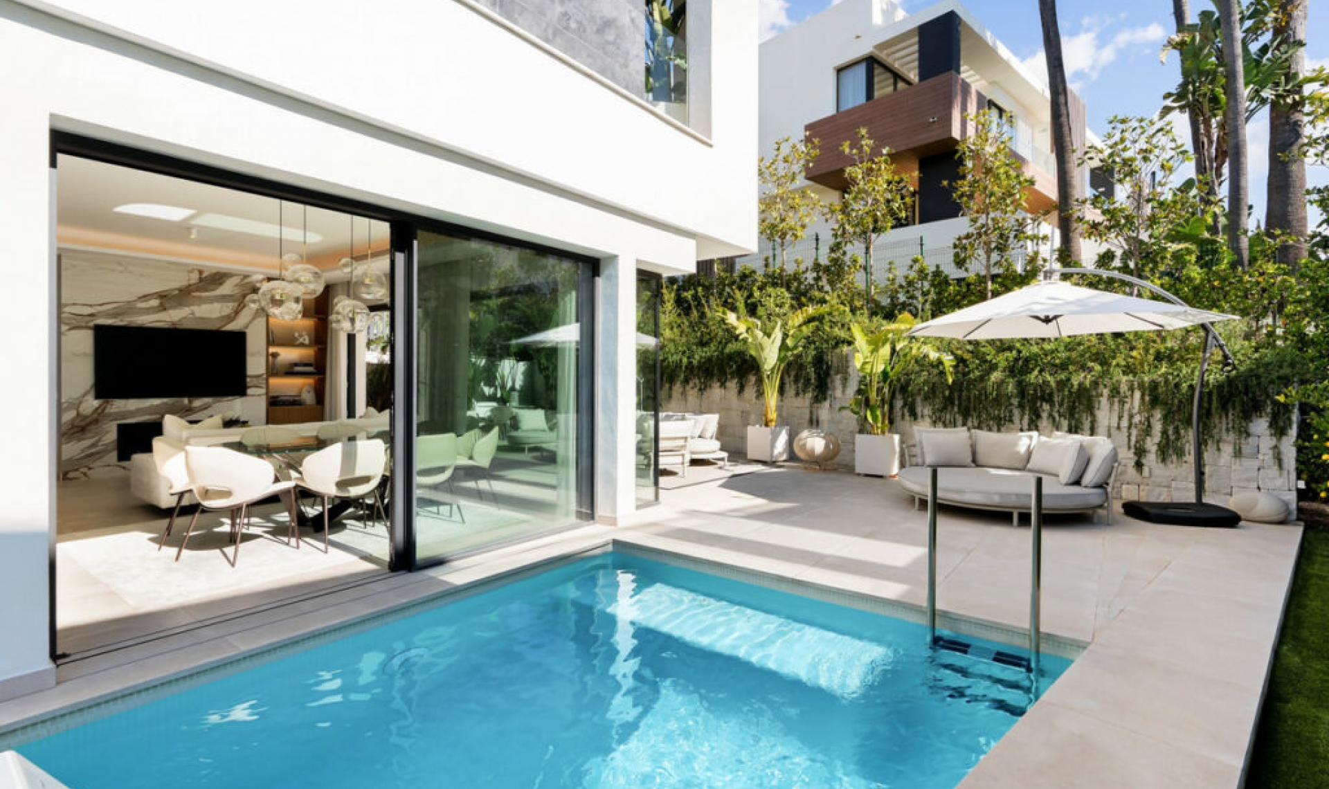 Resale - House -
Sierra Blanca