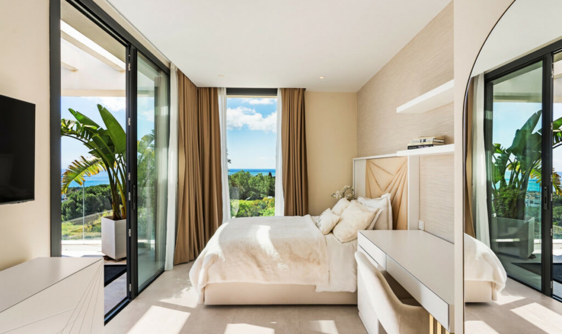 Resale - House -
Sierra Blanca