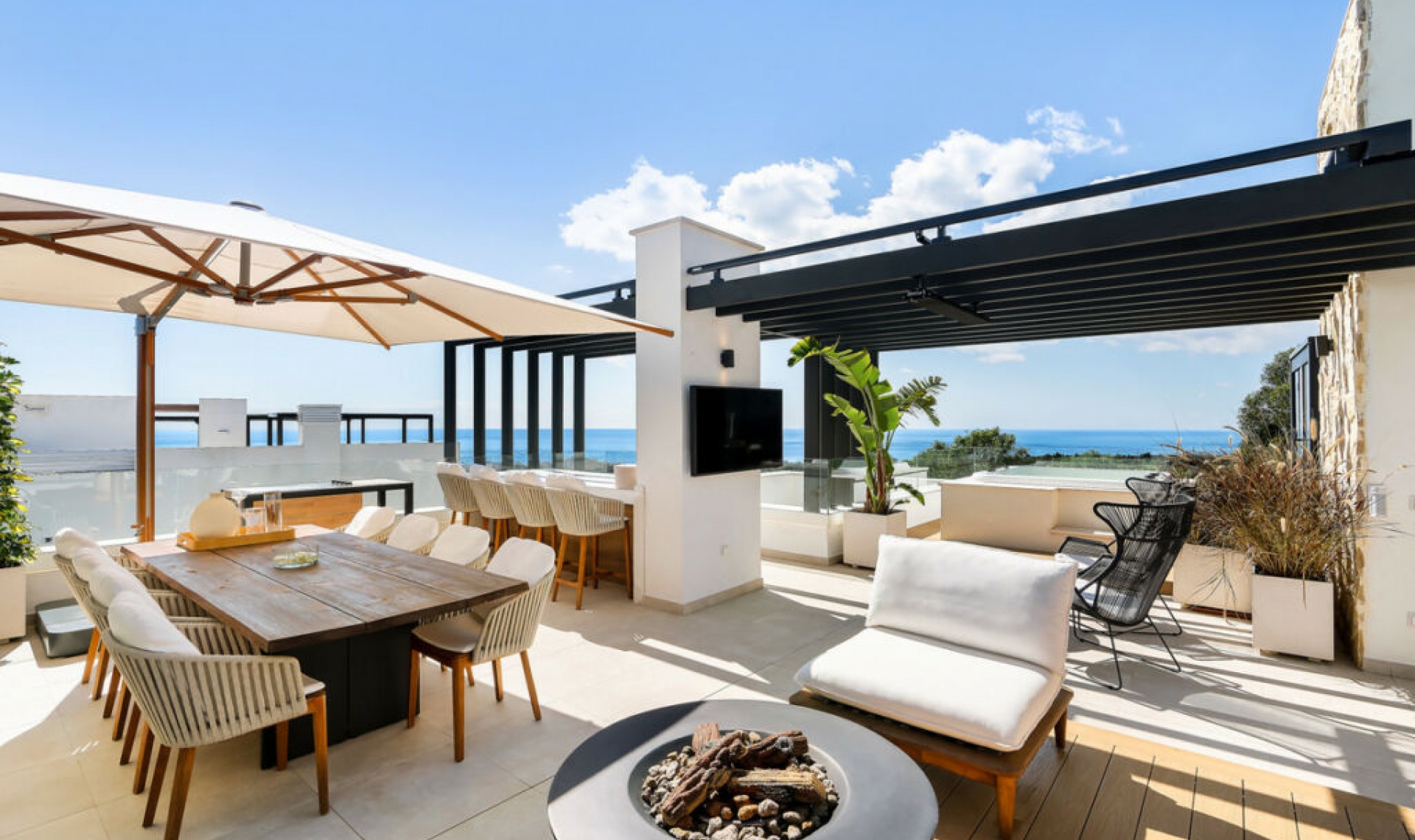 Resale - House -
Sierra Blanca