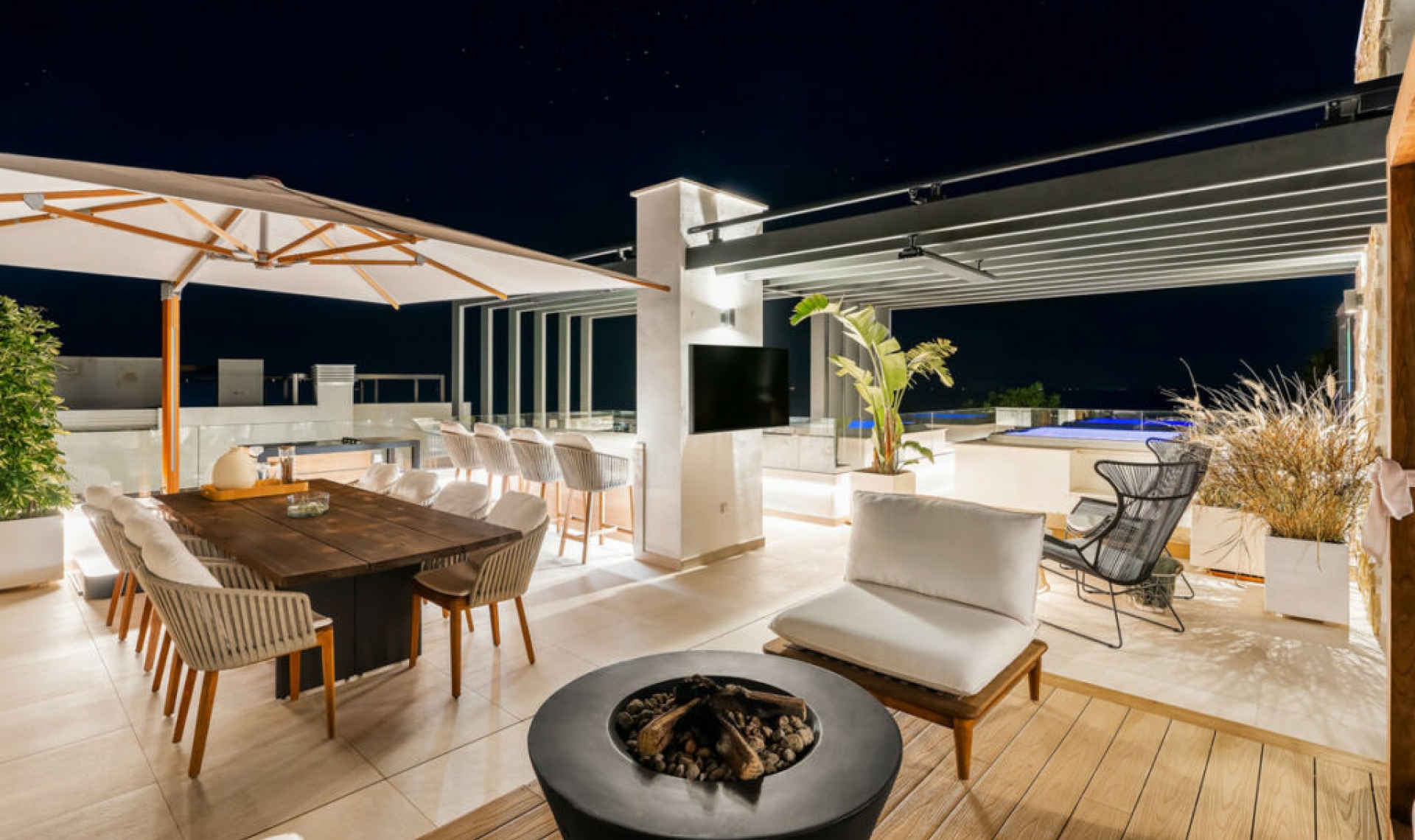 Resale - House -
Sierra Blanca