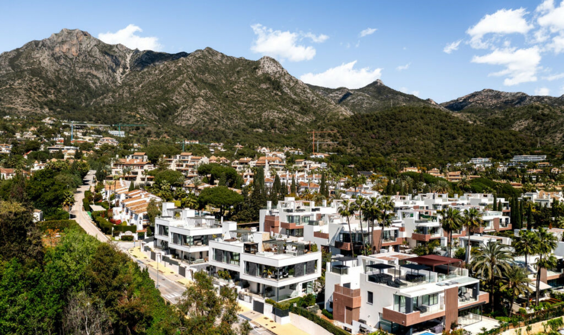 Resale - House -
Sierra Blanca